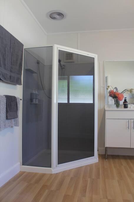 Marjalis Cottage, Your Perfect Country Getaway! Wonthaggi